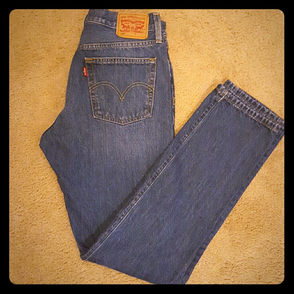 EUC Levi's 501 Button Fly Jeans